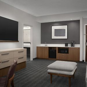One-Bedroom King Suite